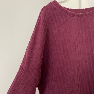Old Navy maroon sweater